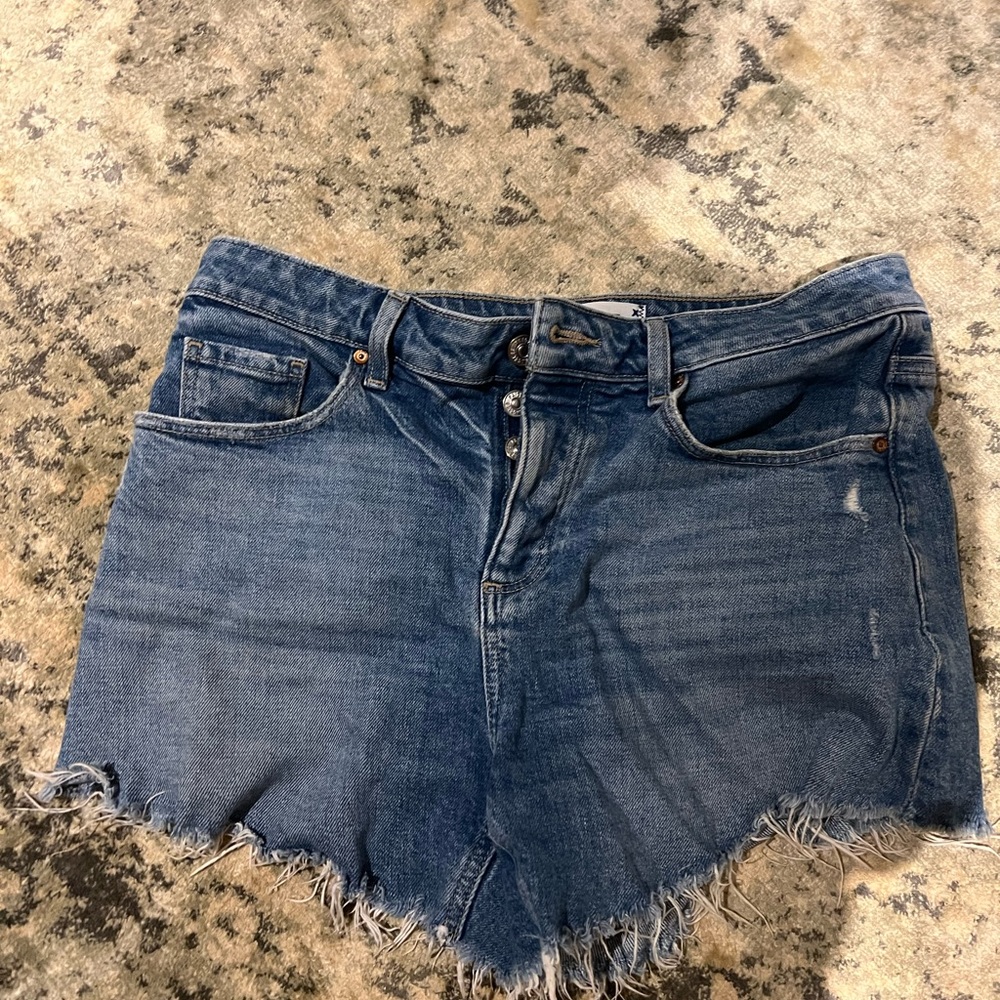 Dani Frayed High Waist Cutoff Denim Shorts
